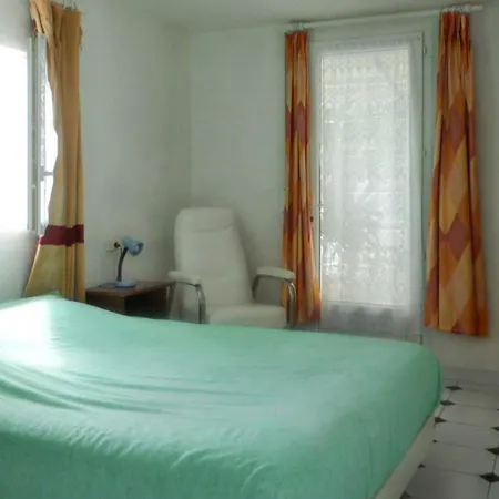 Villa Charmante A Avec Piscine Privee Meynes