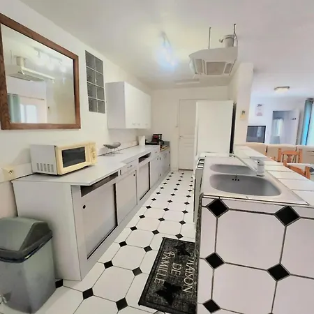 Charmante A Avec Piscine Privee